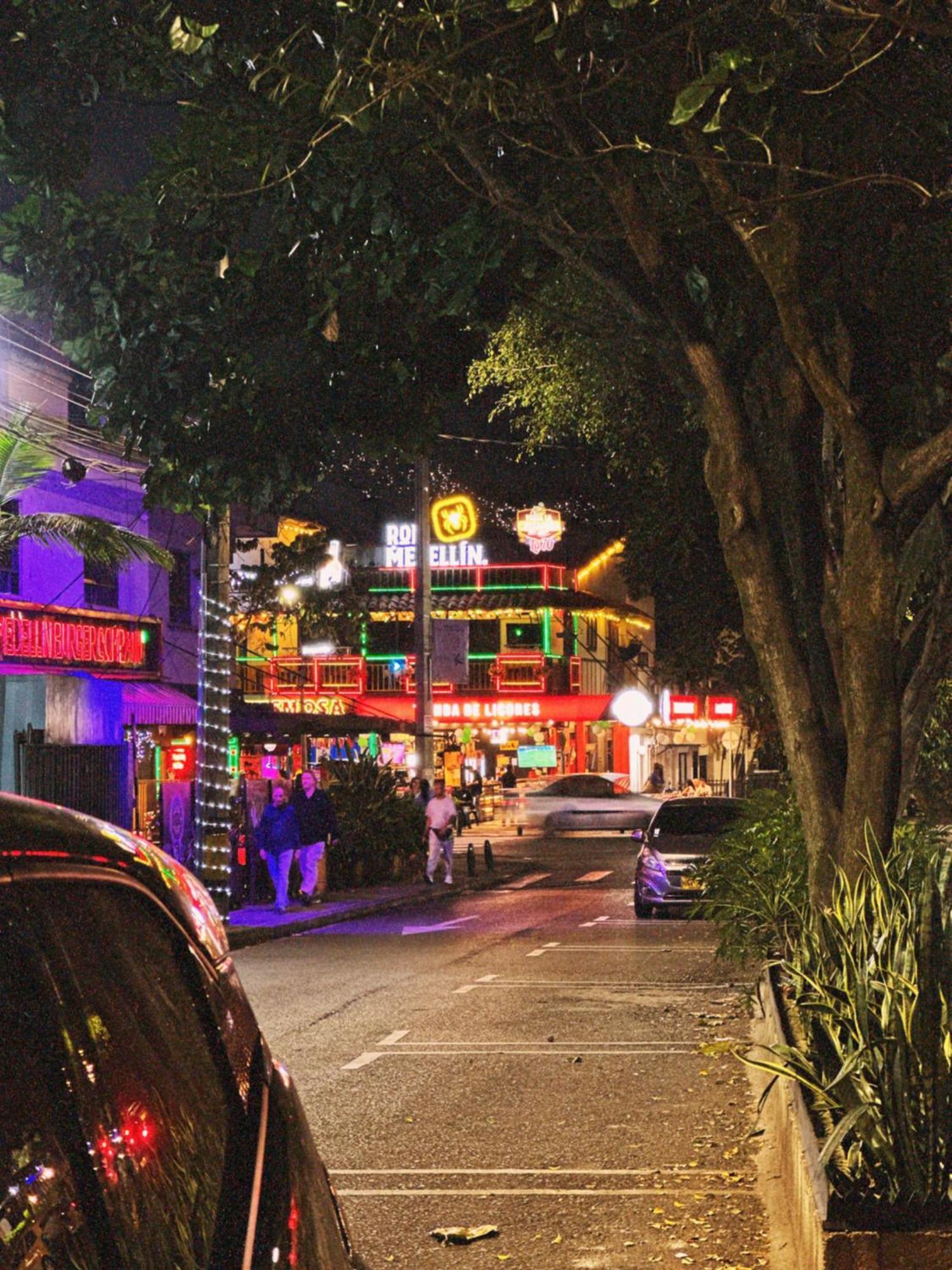 Hotel Sie7e Medellín Buitenkant foto